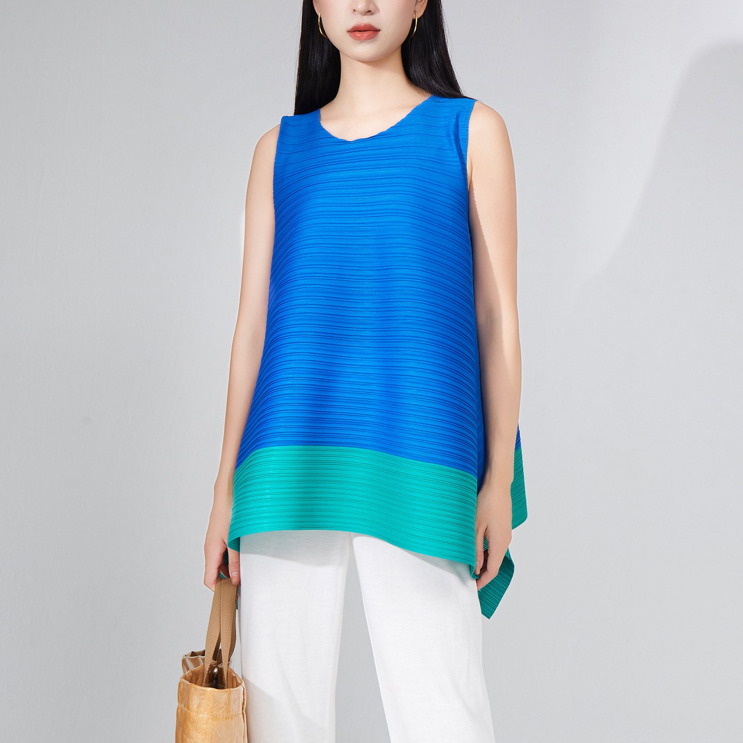 2025 women's clothing top summer design sense niche loose irregular contrasting color temperament fashionable versatile sleeveless T-shirt