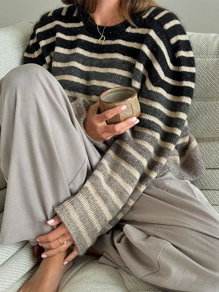 maoxiangshop  -  Women Fashion Gradient Striped Knitted Pullover Casual Round Neck Long Sleeves Loose Sweater Autumn Female Commuting Jumper