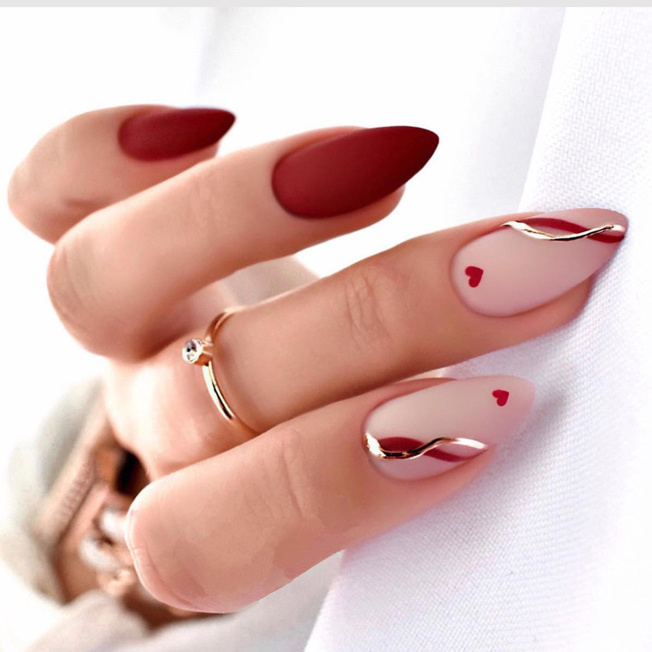 24Pcs Pink Almond False Nails Shiny Golden Ripples Stiletto Fake Nails Detachable Oval Full Cover Press on Nails Tips Manicure