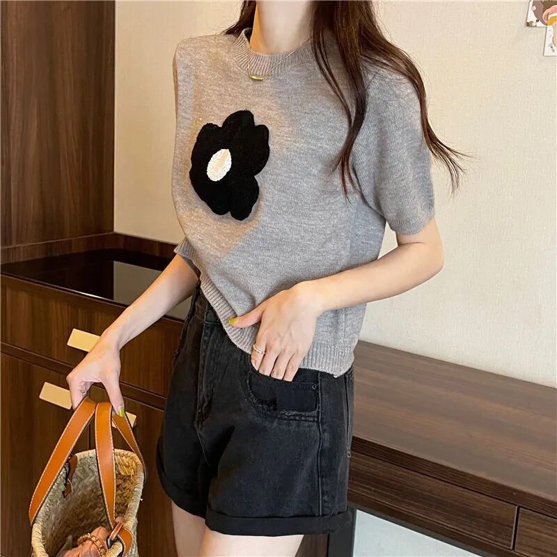 maoxiangshop Summer Flower Embroidery T Shirt Women Korean Style Short Sleeve Knitted T-Shirt Woman All Match Round Neck Tee Tops