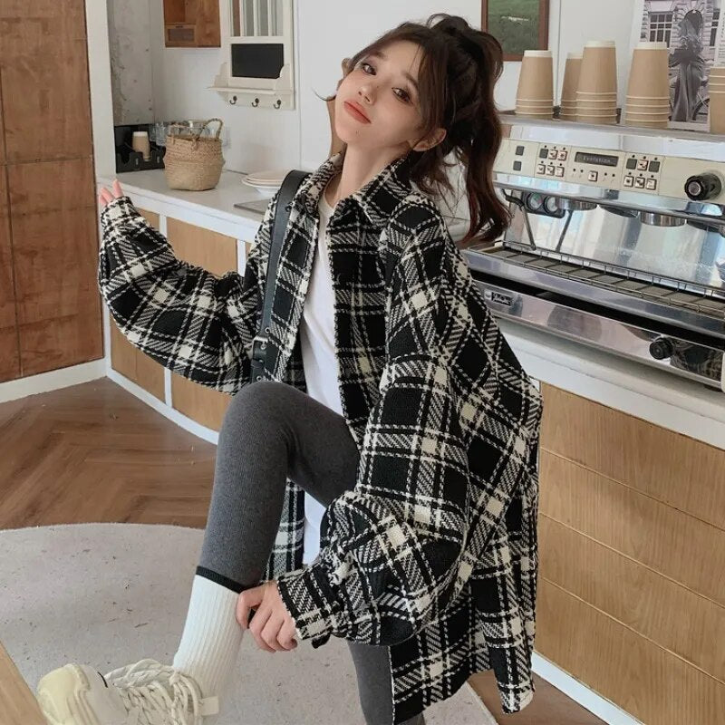 maoxiangshop Grunge Oversized Checkered Shirt for Women Long Sleeve Collared Button Up Shirt Jacket Ladies Outfit