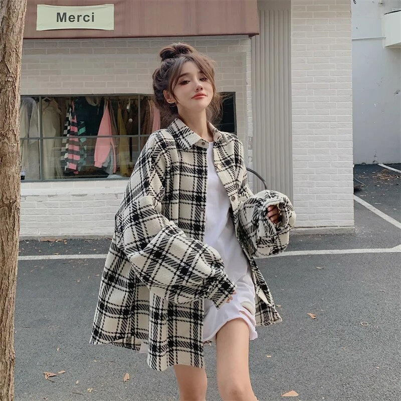 maoxiangshop Grunge Oversized Checkered Shirt for Women Long Sleeve Collared Button Up Shirt Jacket Ladies Outfit