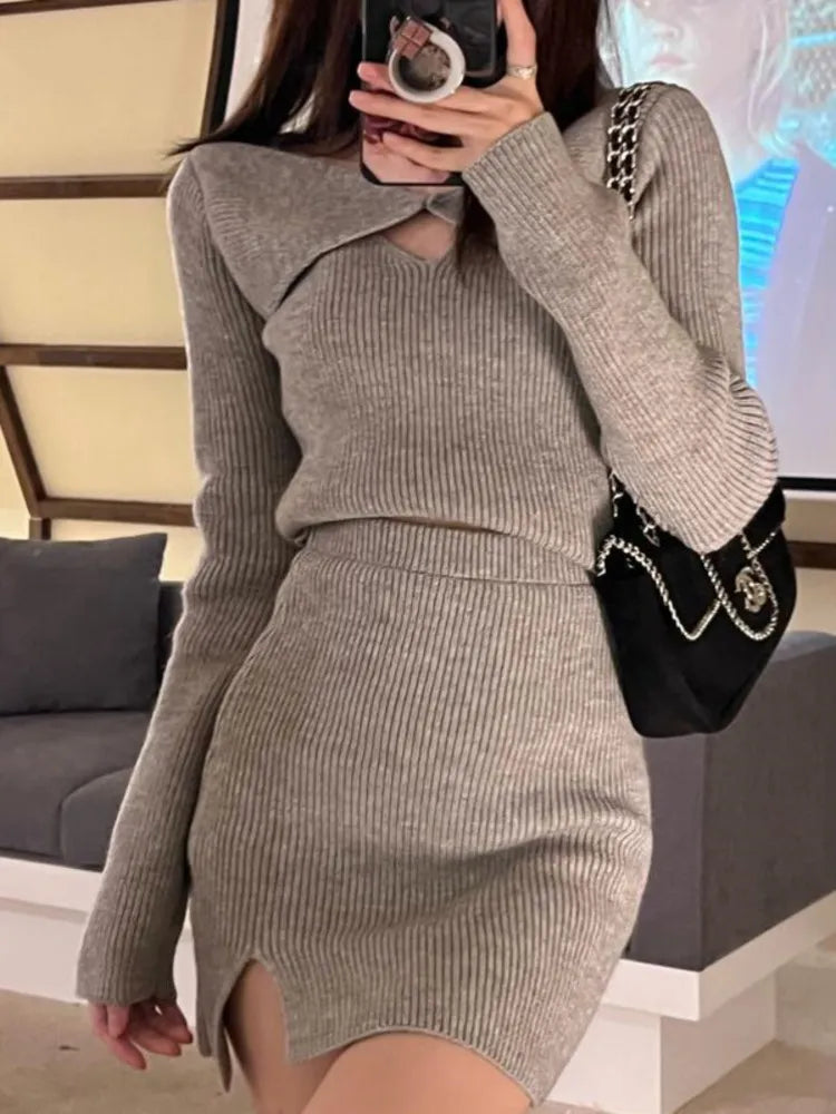 2022 New Spring Fall Knitted 2 Piece Set Women Sexy Sweater Crop Top + Bodycon Skirts Sets Girls Fashion Casual Two Piece Suits