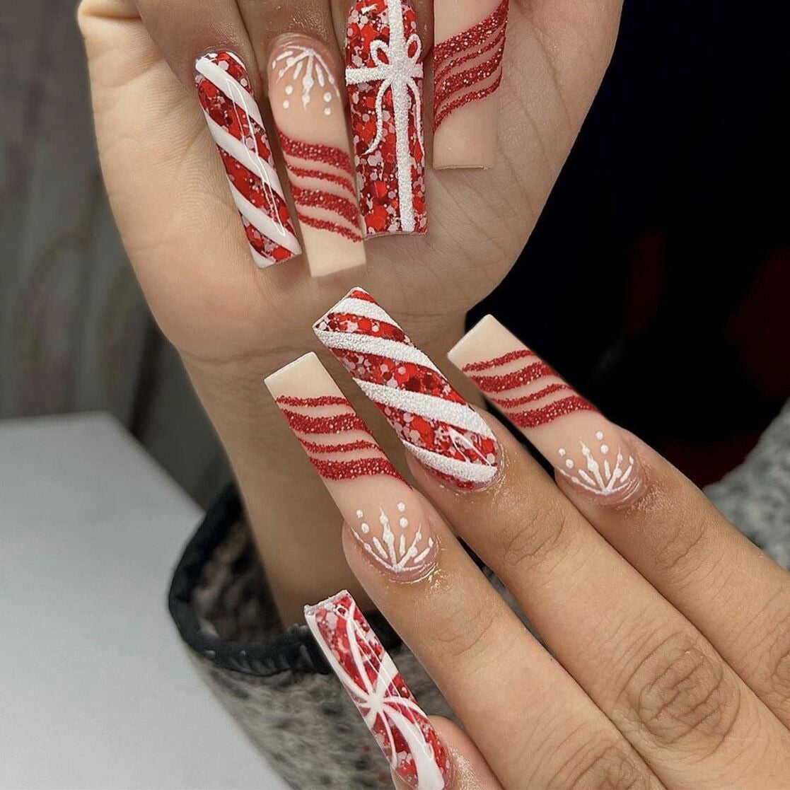 24Pcs Long Ballet Christmas False Nails Wearable Xmas Style Fake Nails Elk Santa Claus Design Full Cover Press on Nail Tips