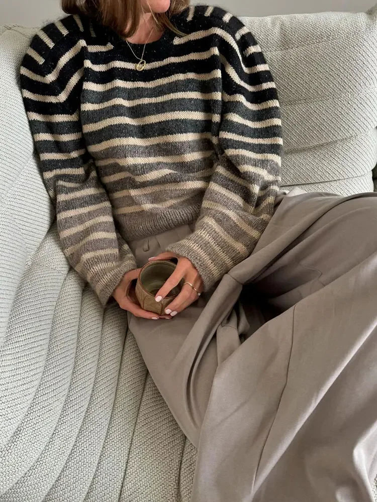 maoxiangshop  -  Women Fashion Gradient Striped Knitted Pullover Casual Round Neck Long Sleeves Loose Sweater Autumn Female Commuting Jumper