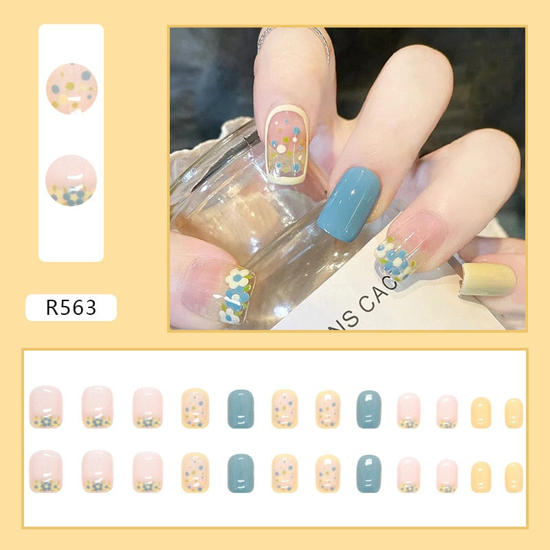 24pcs French Fake Nails Short Art Nail Tips Press Stick on False with Designs Full Cover Artificial Pink Wearable Clear Tips